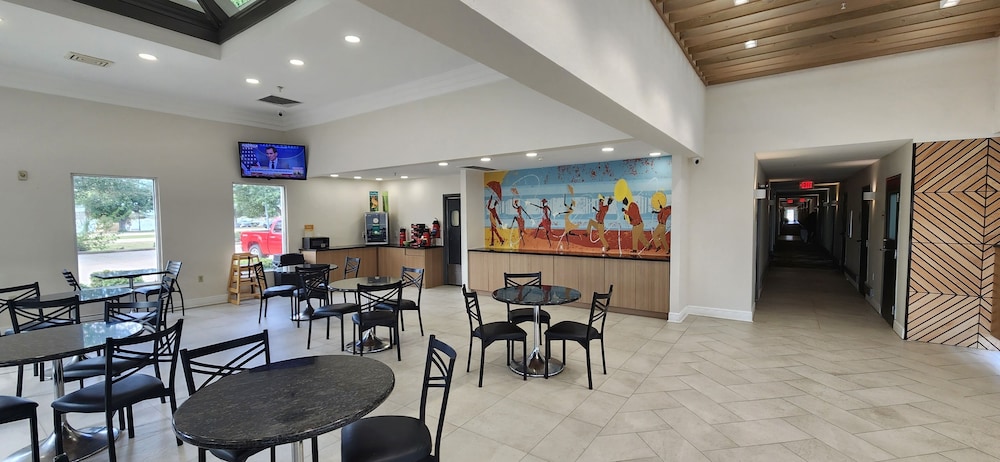 The Marco Hotel Lake Charles 24/35