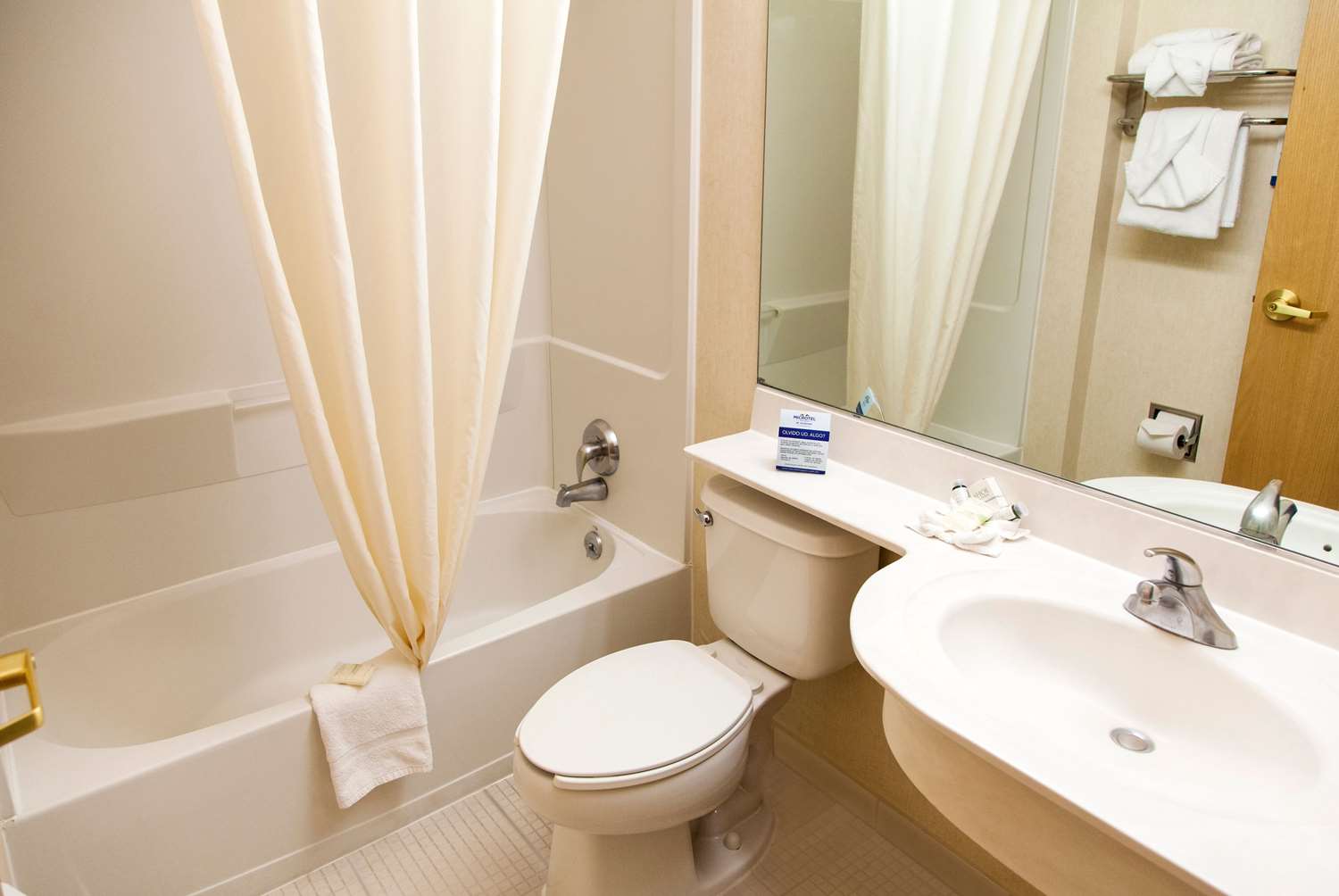 Microtel Inn and Suites by Wyndham Chihuahua 8/8