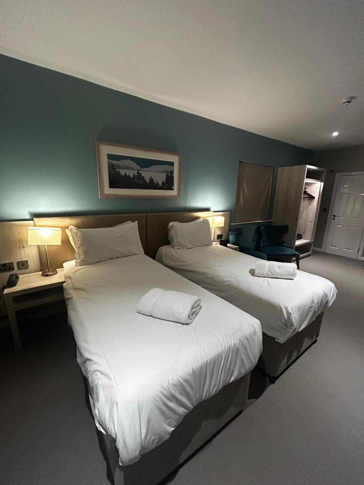 Signiture, Twin Beds