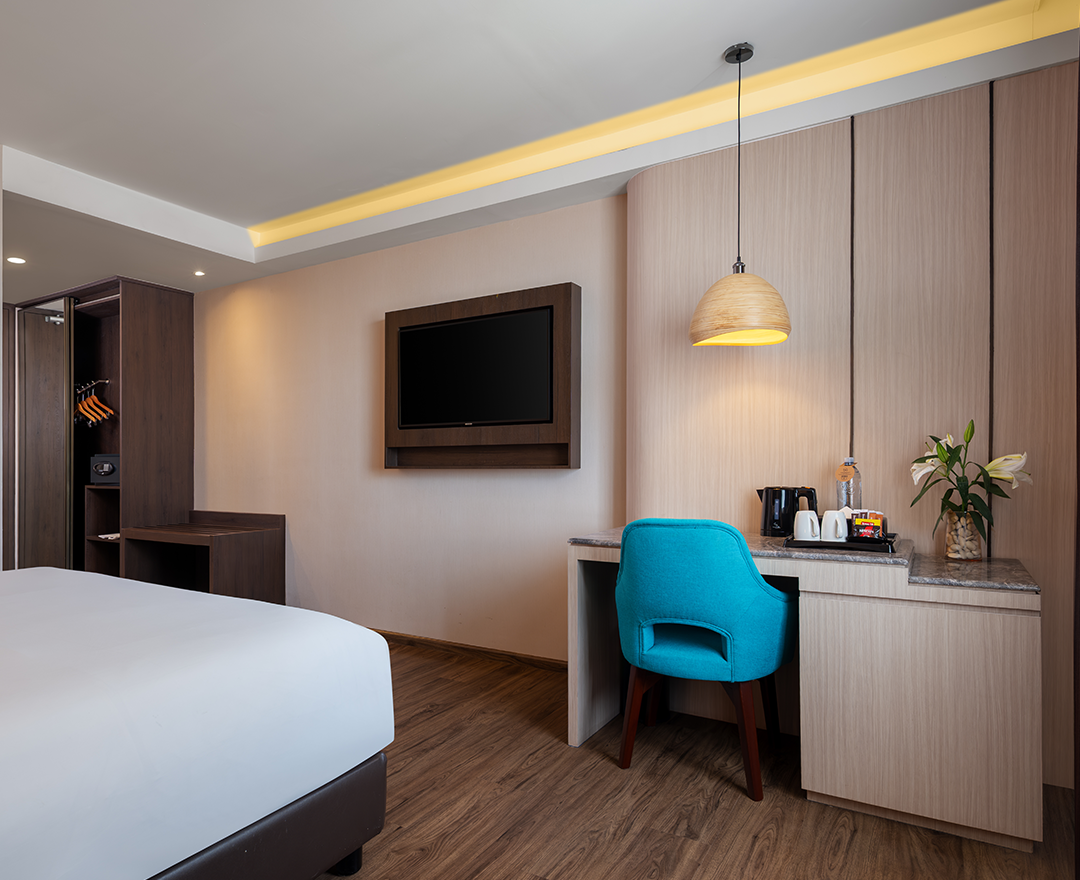Deluxe, Queen Bed, The Manohara Hotel Yogyakarta 4/4