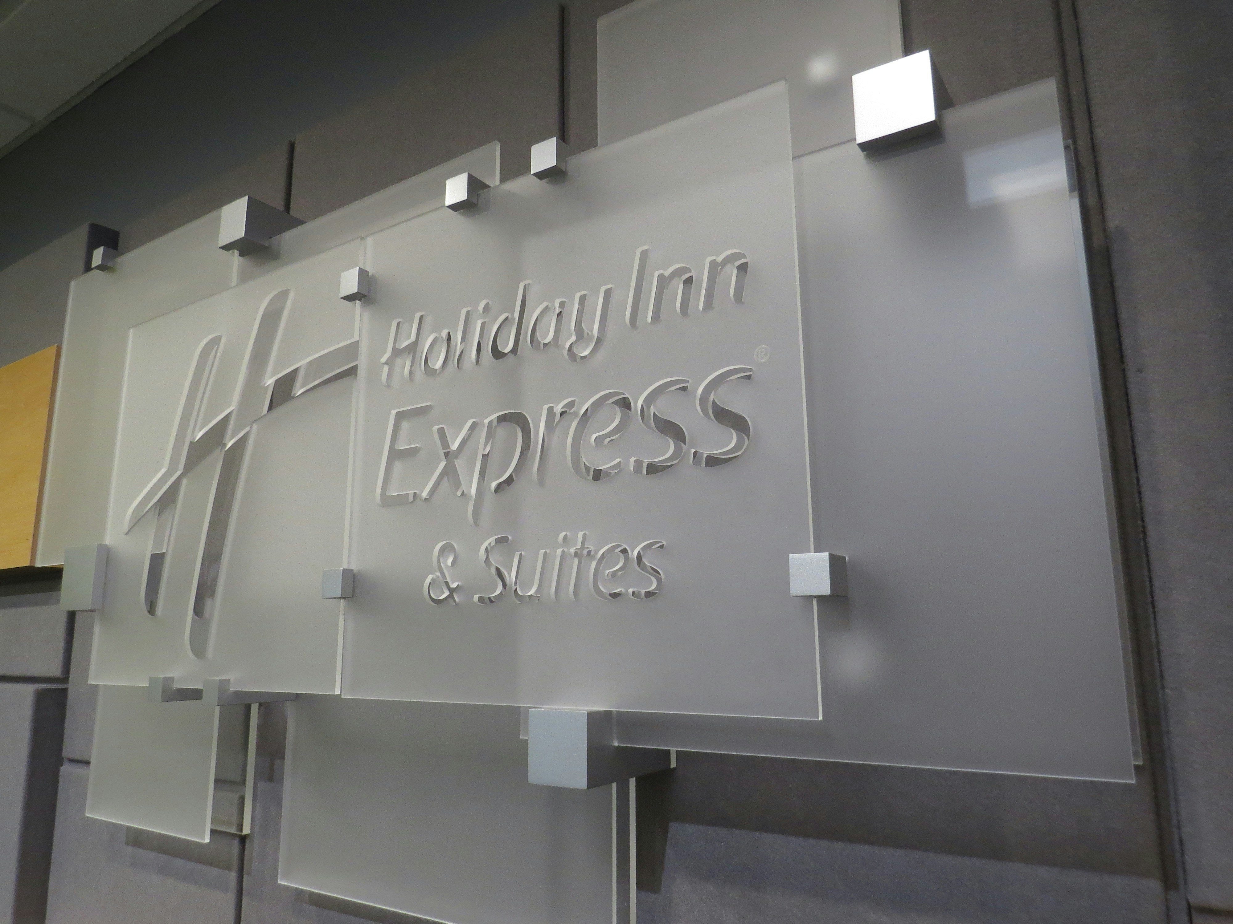 Holiday Inn Express Hotel & Suites Spring Hill 17/69