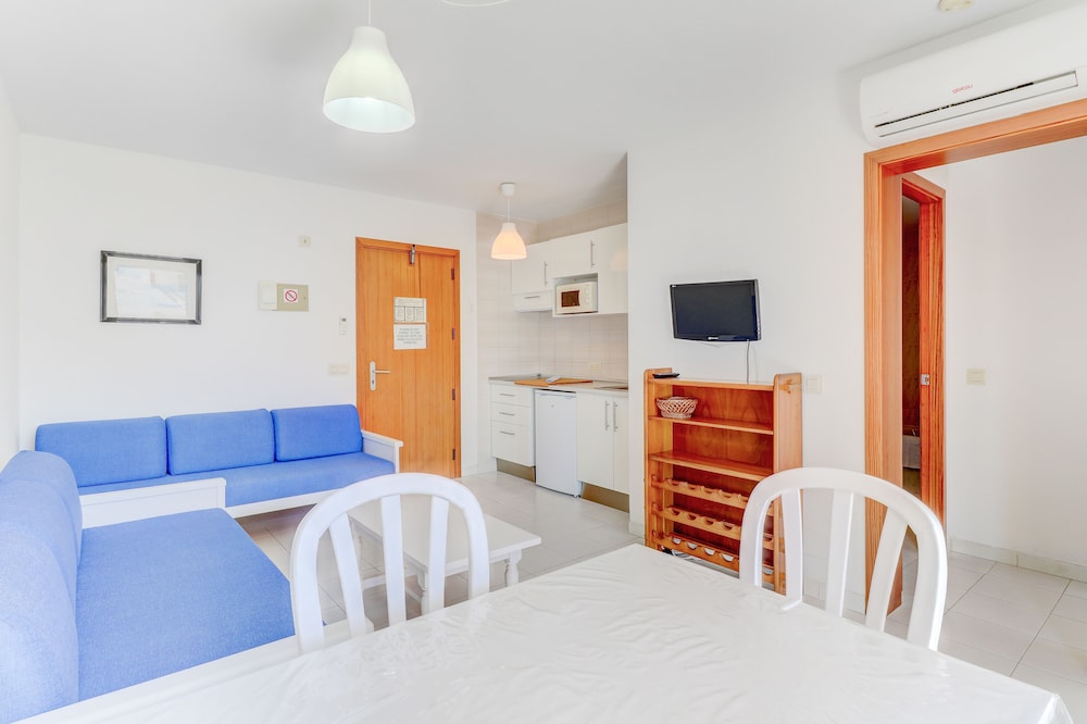 Llevant Apartamentos 16/37