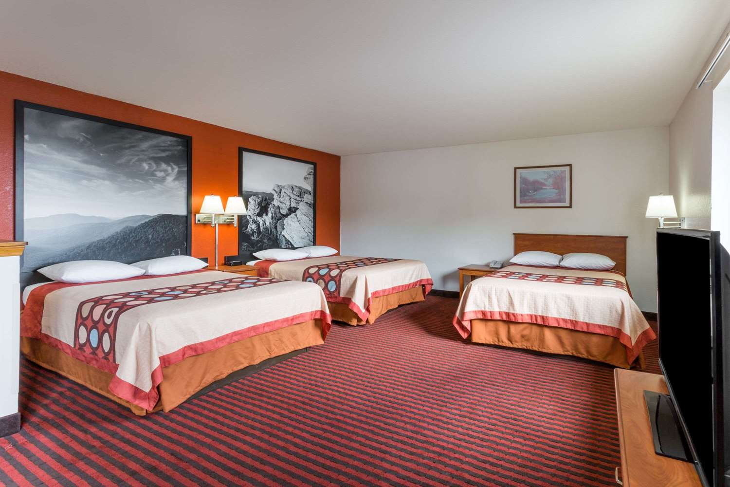 Super 8 by Wyndham Dumfries/Quantico 9/24