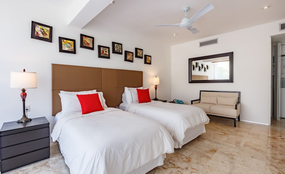 Magia Beachside Condo 17/47