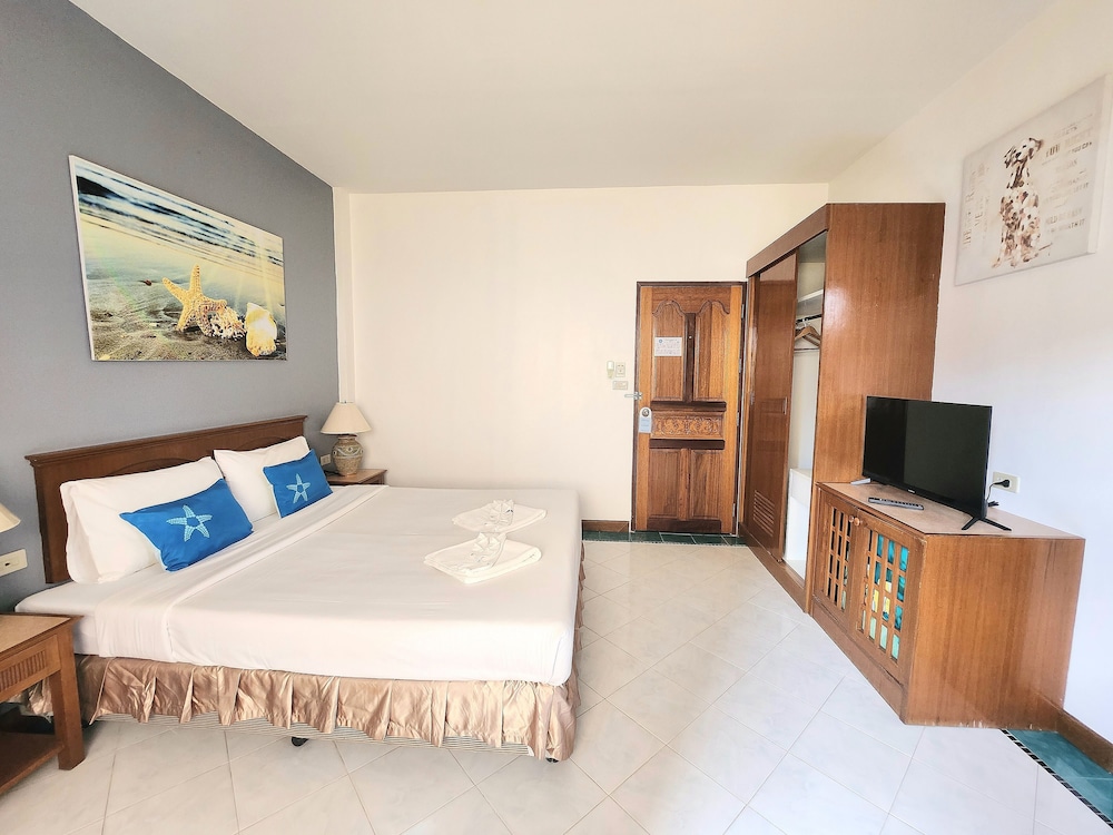 STANDARD, QUEEN BED