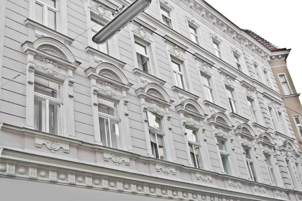 Royal Resort Apartments Westbahnhof 1/42