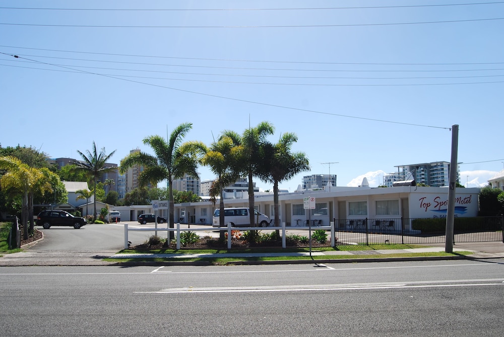 TOP SPOT MOTEL 63/70