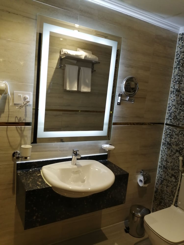 Cairo Taj Dokki Families Tower Hotel 54/57