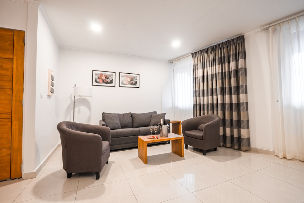 City Suites Curacao 48/70