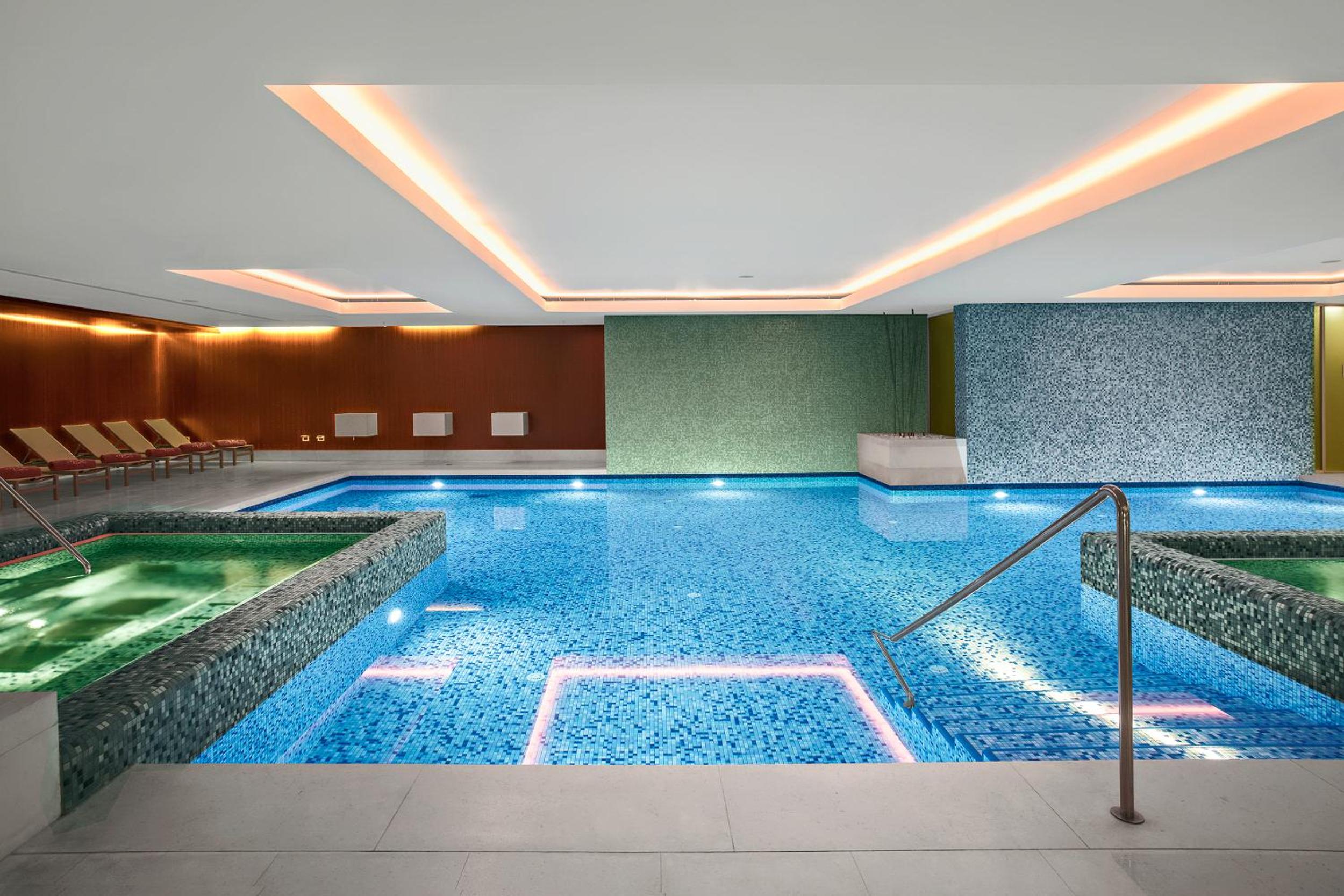 swimming pool spa