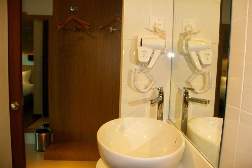 906 Premier Hotel 33/33