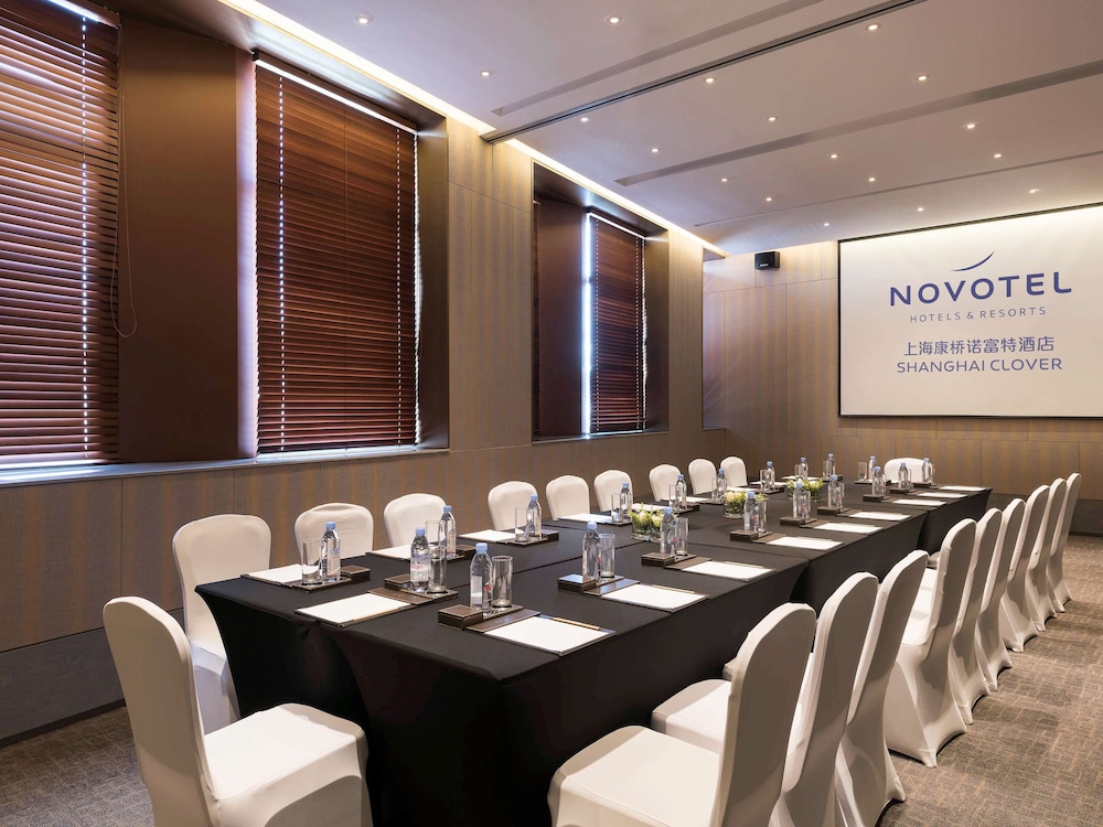NOVOTEL SHANGHAI CLOVER 65/73
