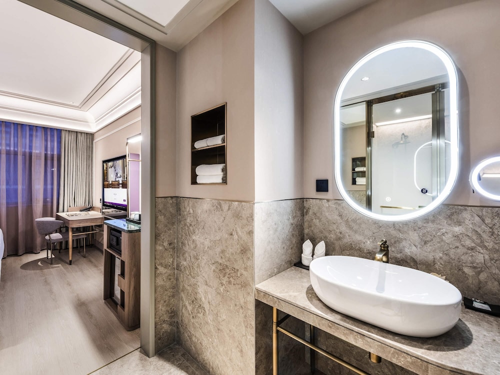 Mingri Hotel 26/32