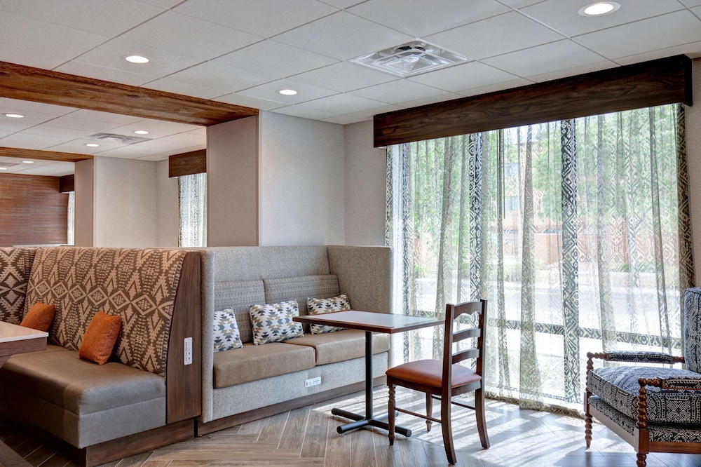 Hampton Inn Santa Fe South Nm 33/52