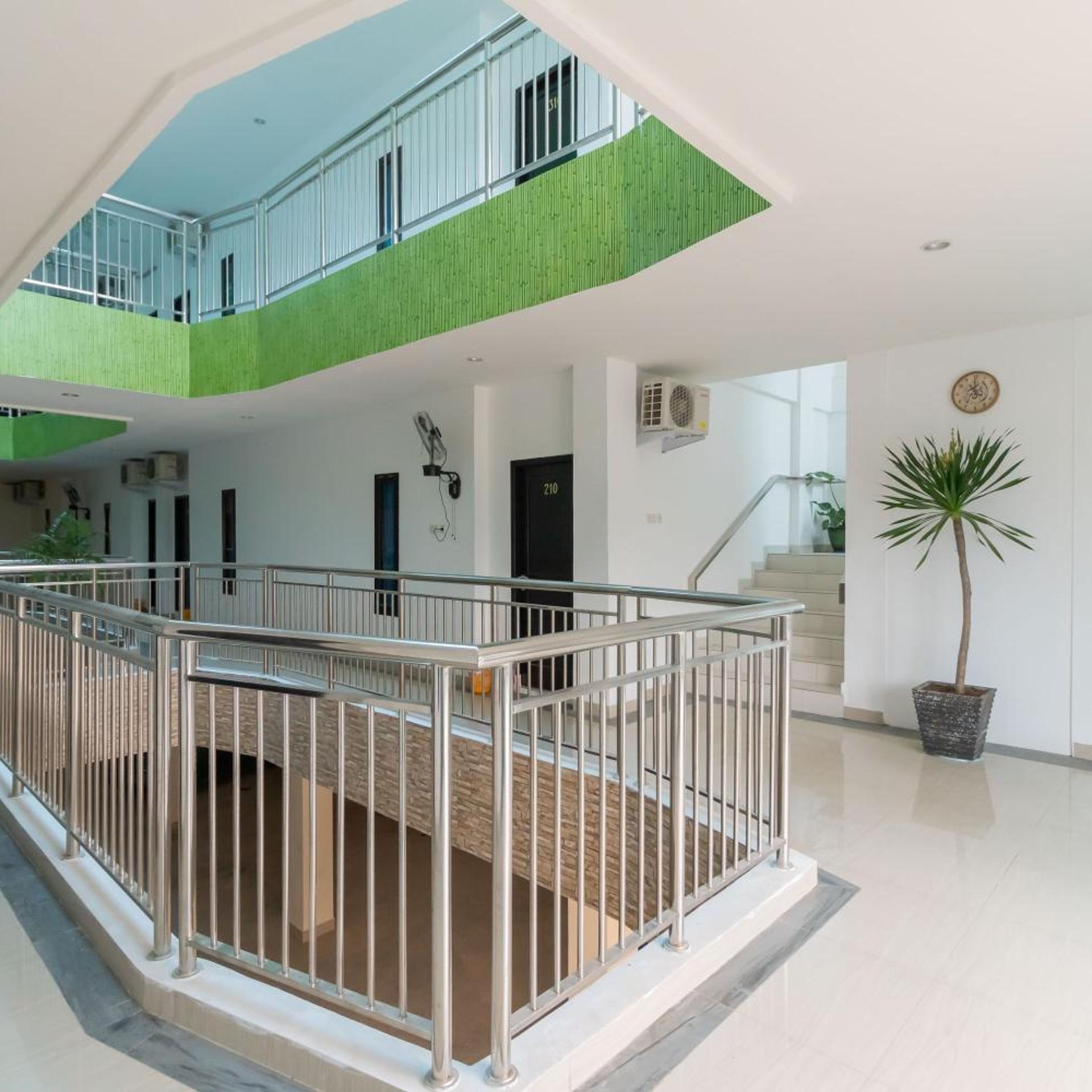 Urbanview Hotel Ephe Palembang by RedDoorz 7/30