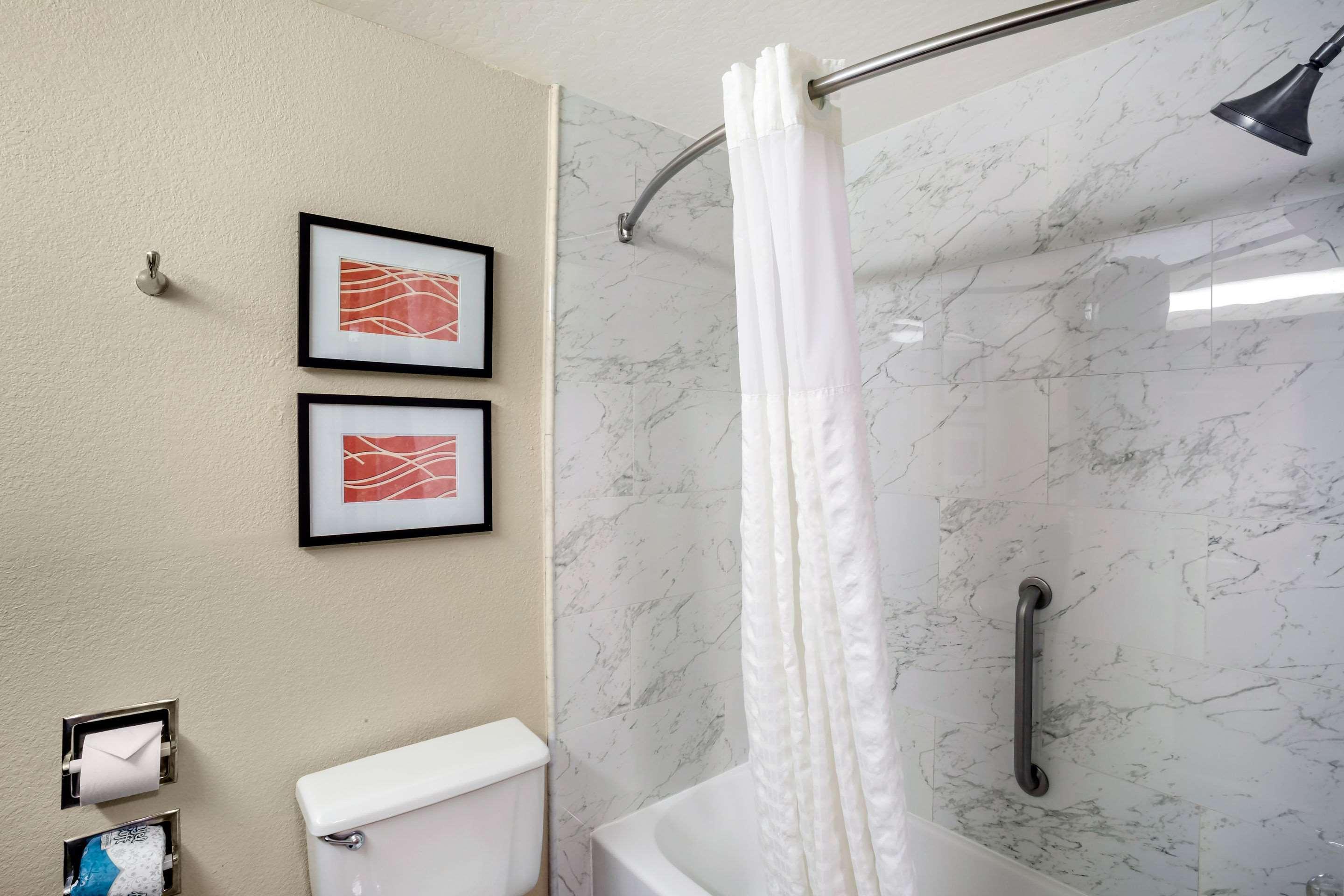 جناح بسرير كينج بغرفة نوم واحدة لذوي الإعاقة، Wyndham Garden Newark/Fremont Silicon Valley 4/4