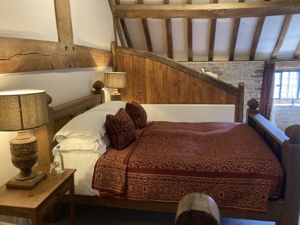 Old Downton Lodge 8/50