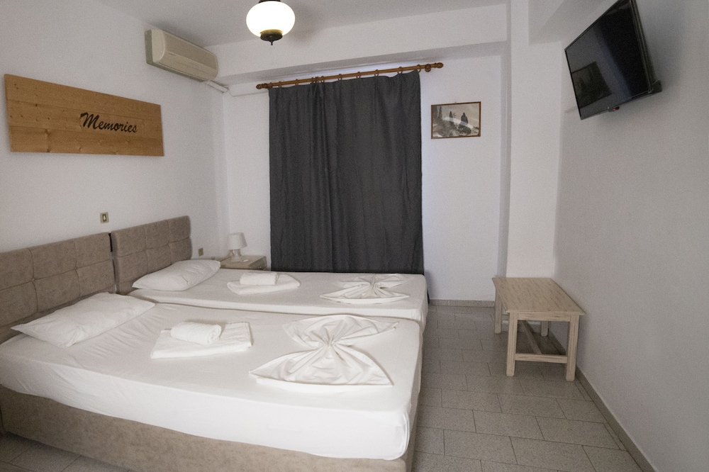 Kastro Hotel 8/100