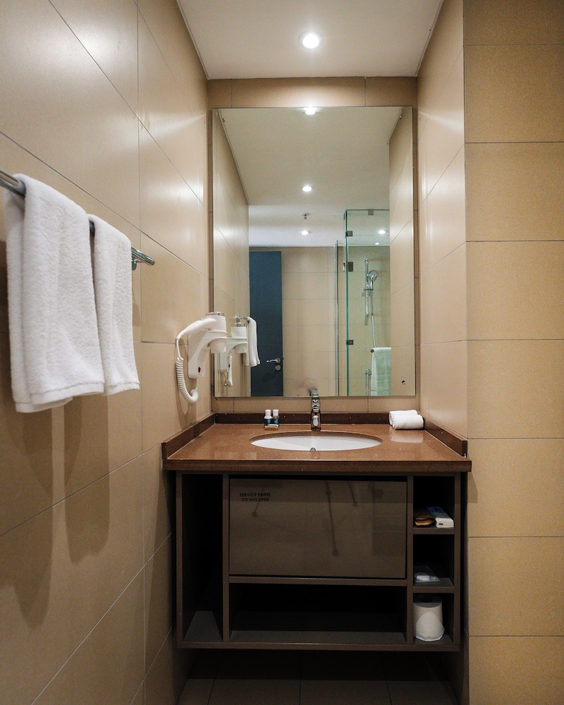 Trademark Suites at Enaki Town 60/60