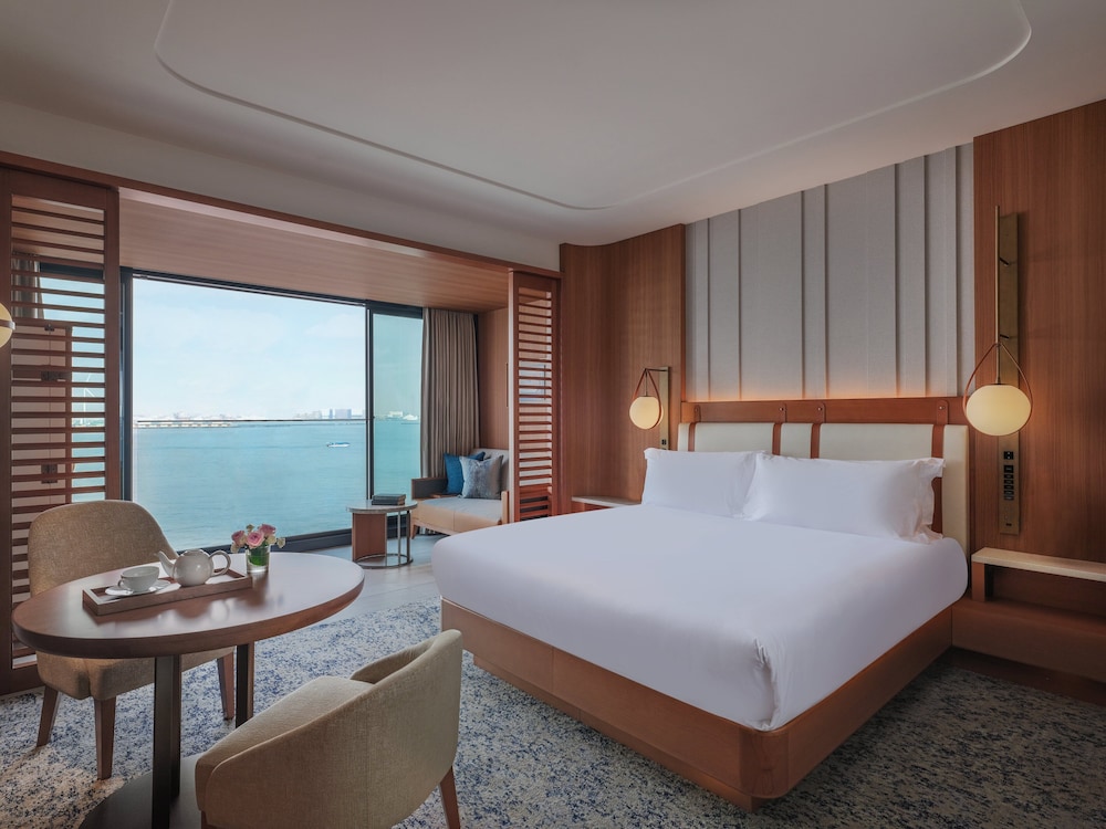 Intercontinental Yokohama Pier 8 13/78