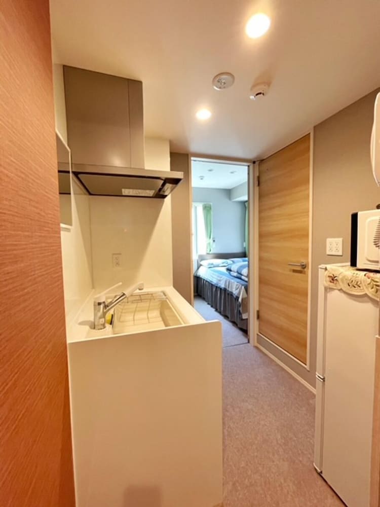 Shinjuku Warm House 50/50