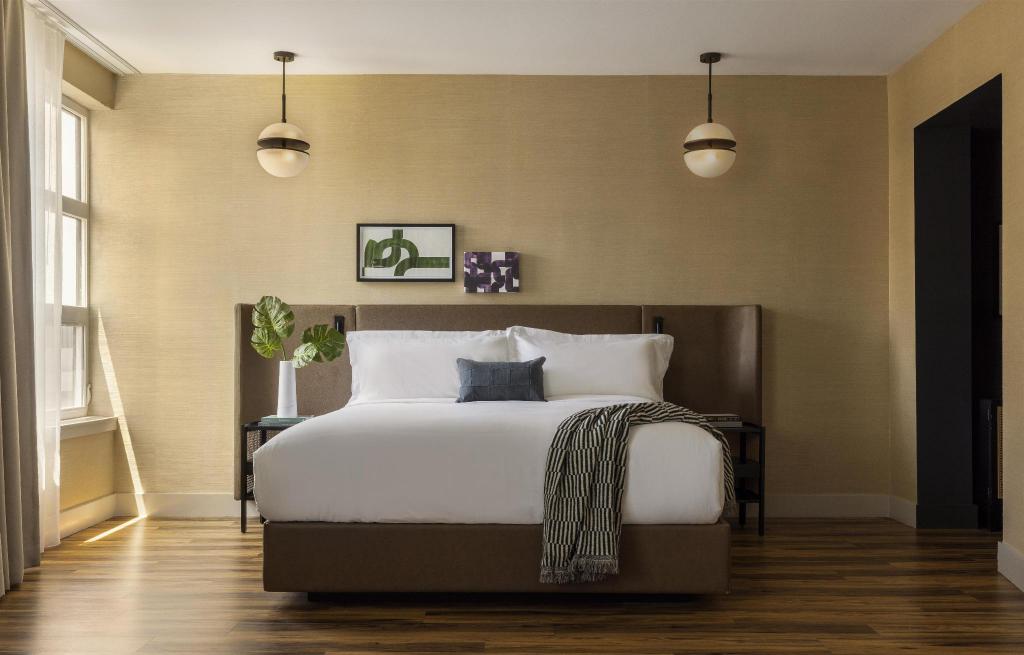 Broadway, Suite, Kissel Uptown Oakland, in the Unbound Collection by Hyatt 3/7