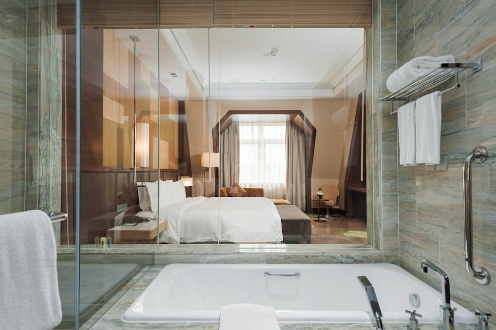 Holiday Inn Qingdao Expo 19/34