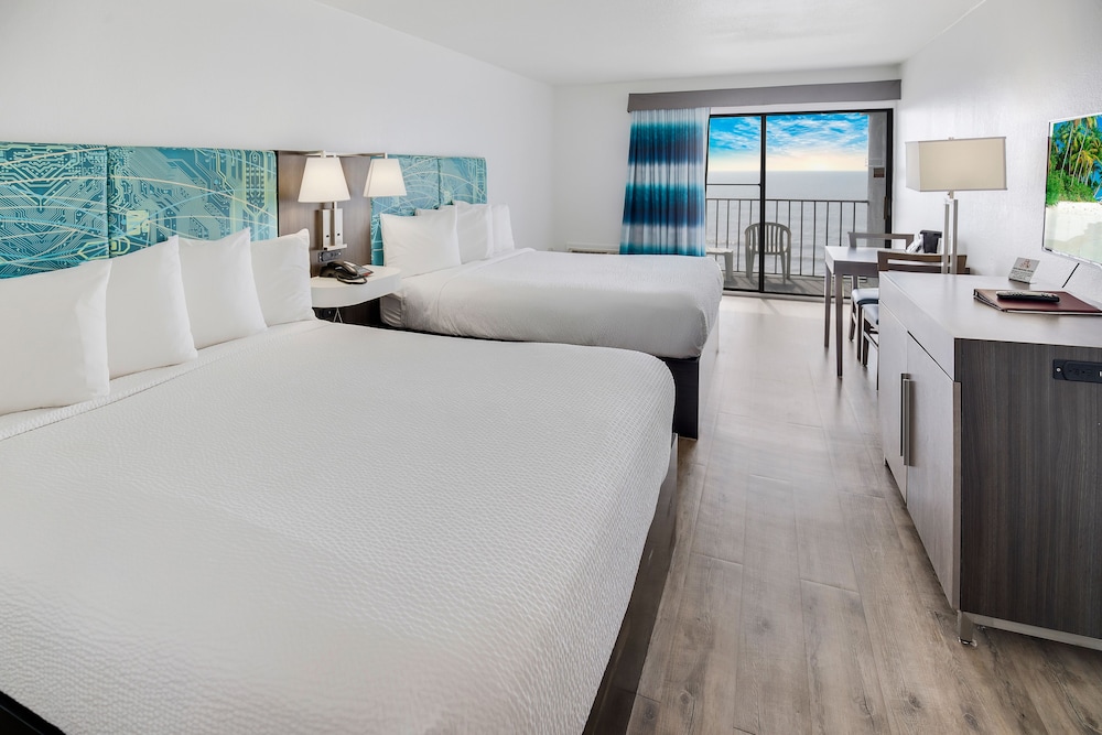 Tropical Seas Hotel 18/49