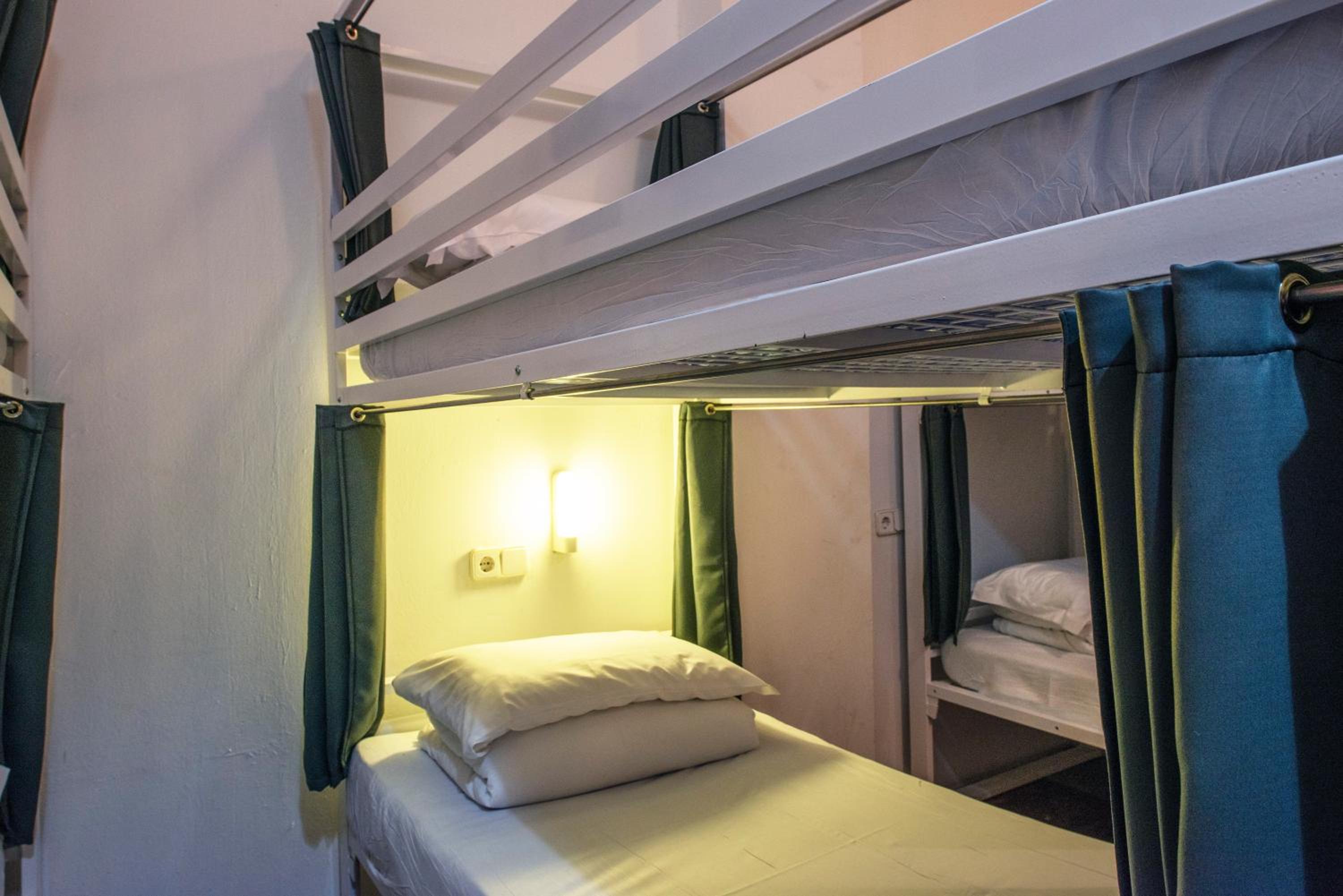 Mixed Dorm, 12 Beds, Shared Bathroom