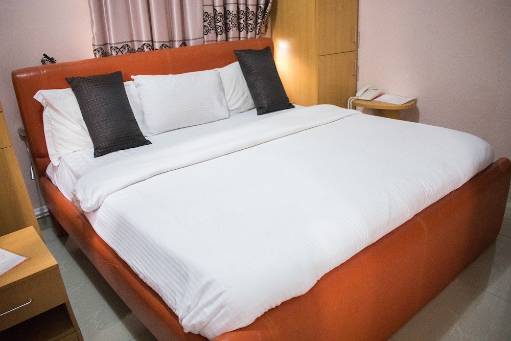 Primal Hotel GRA-Ikeja 25/50