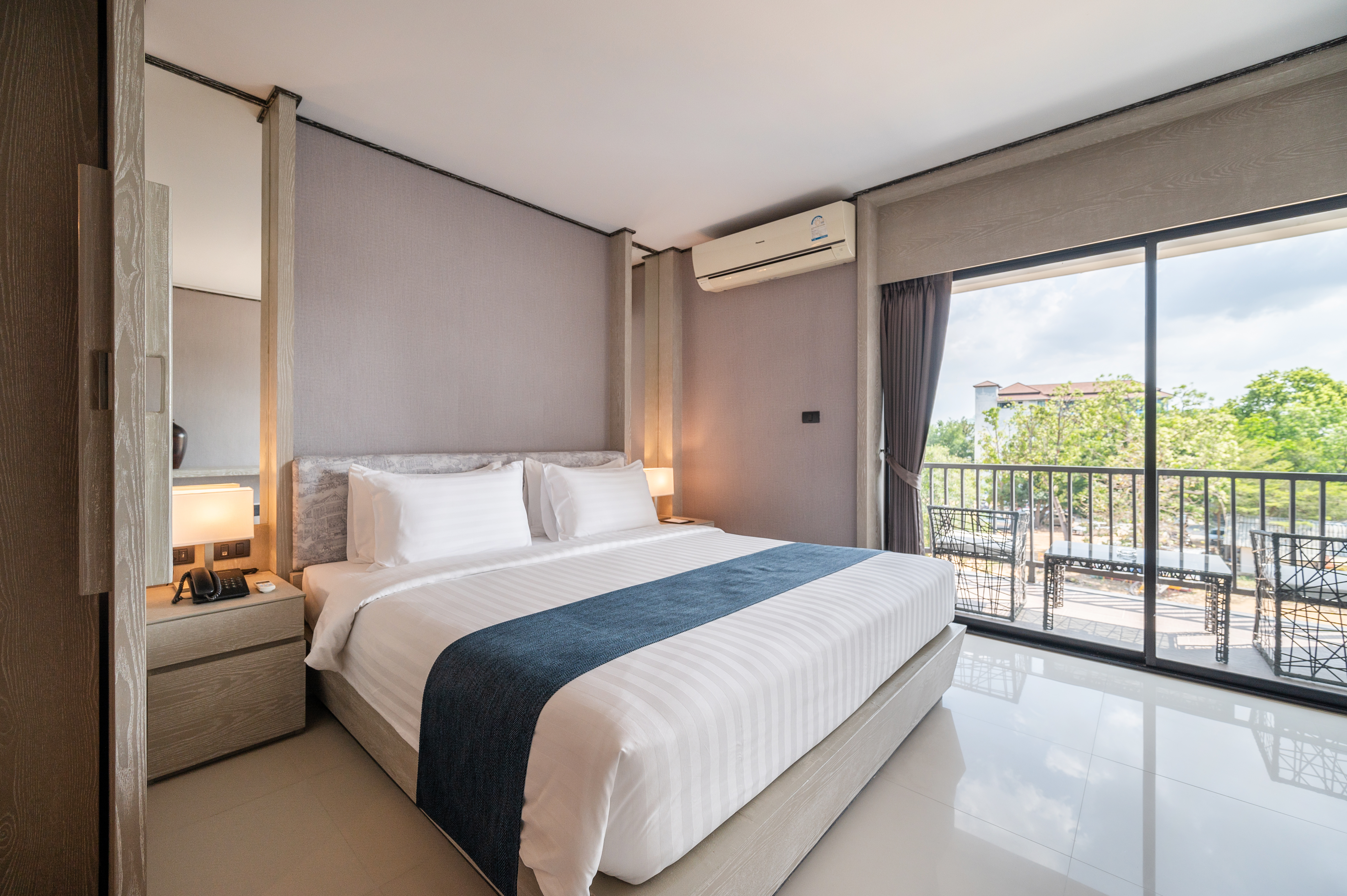 FAMILY TWO-BEDROOM SUITE