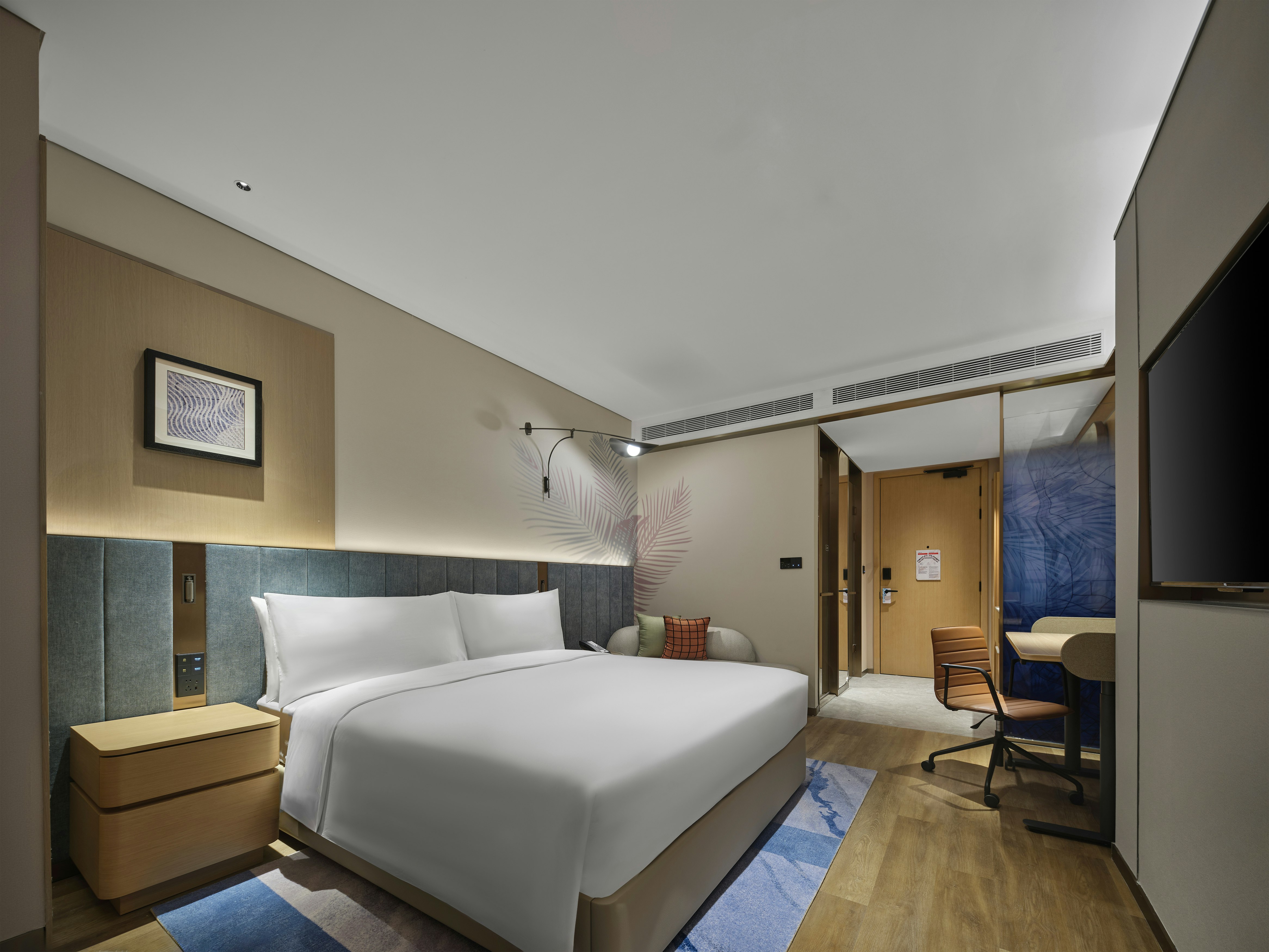 ROOM, KING BED, ACCESSIBLE