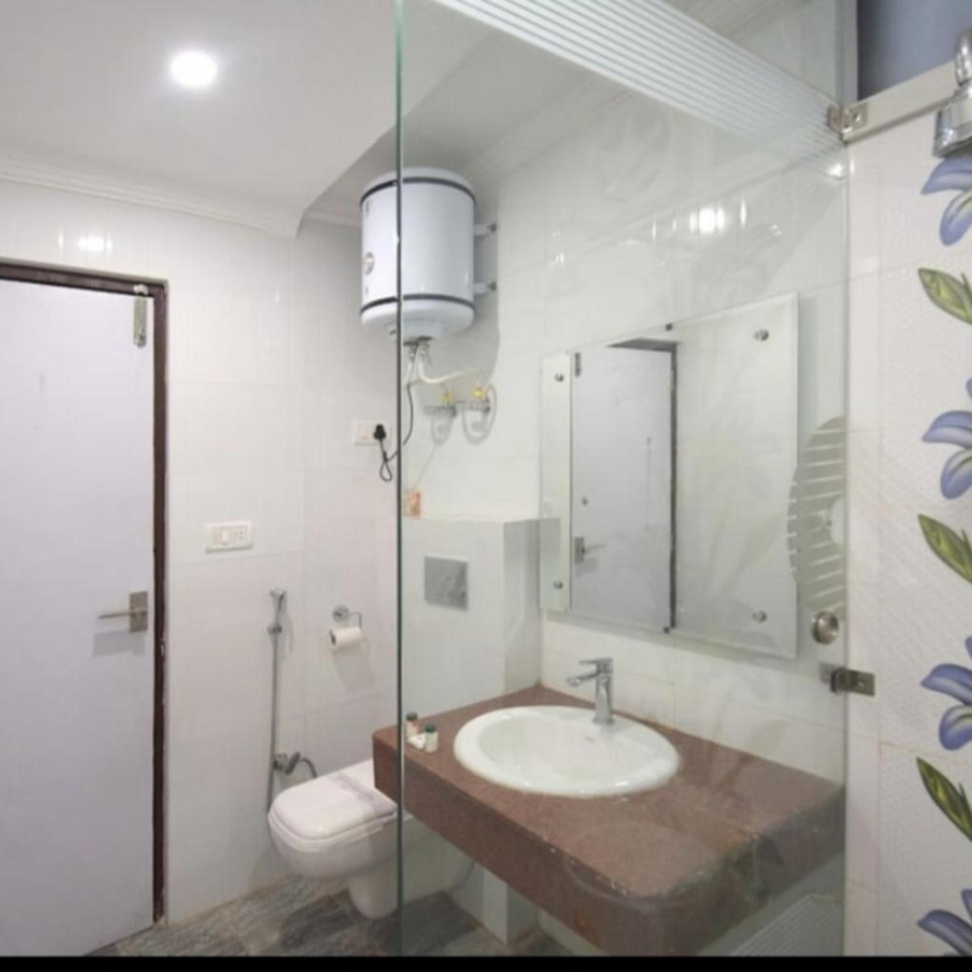 Oyo 4608 Hotel Galaxy 37/39
