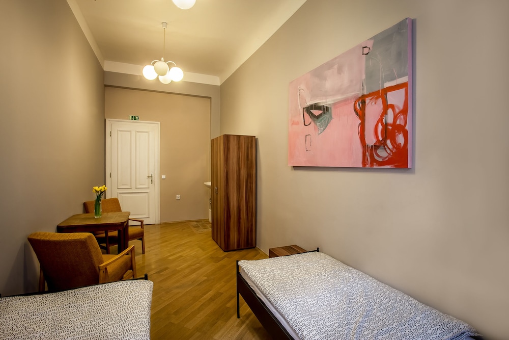 Ahoy Hostel 33/40