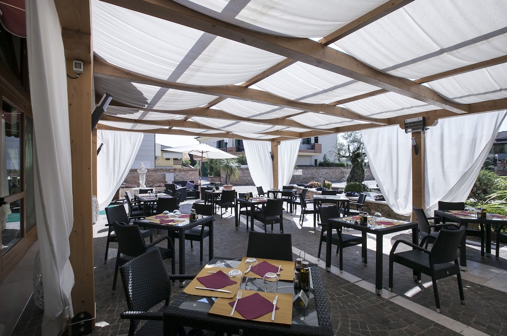 Albergo Antica Corte Marchesini 32/50