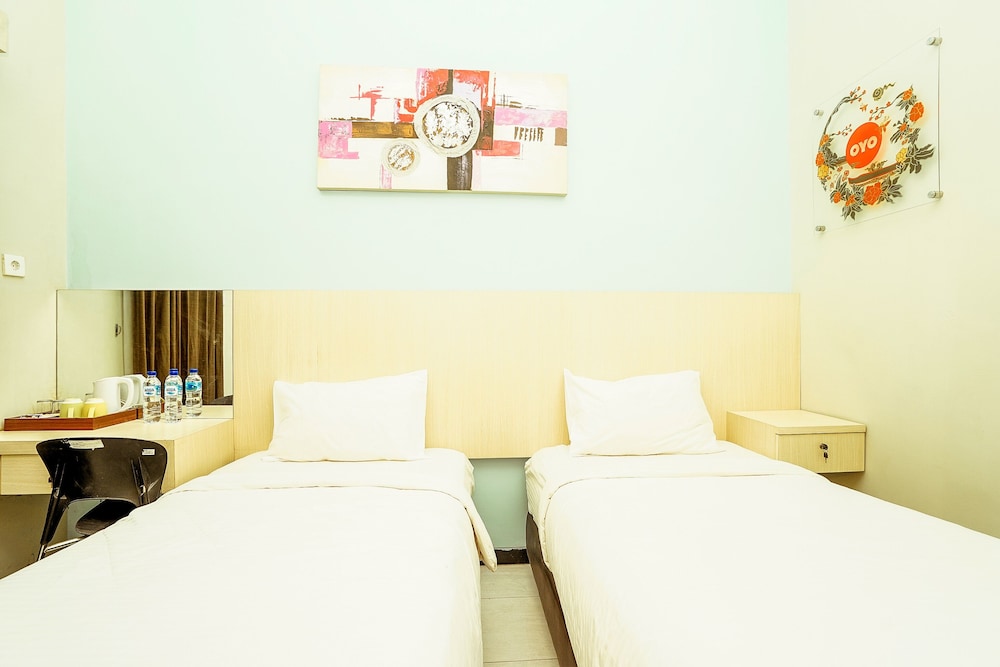 DELUXE, TWIN BEDS