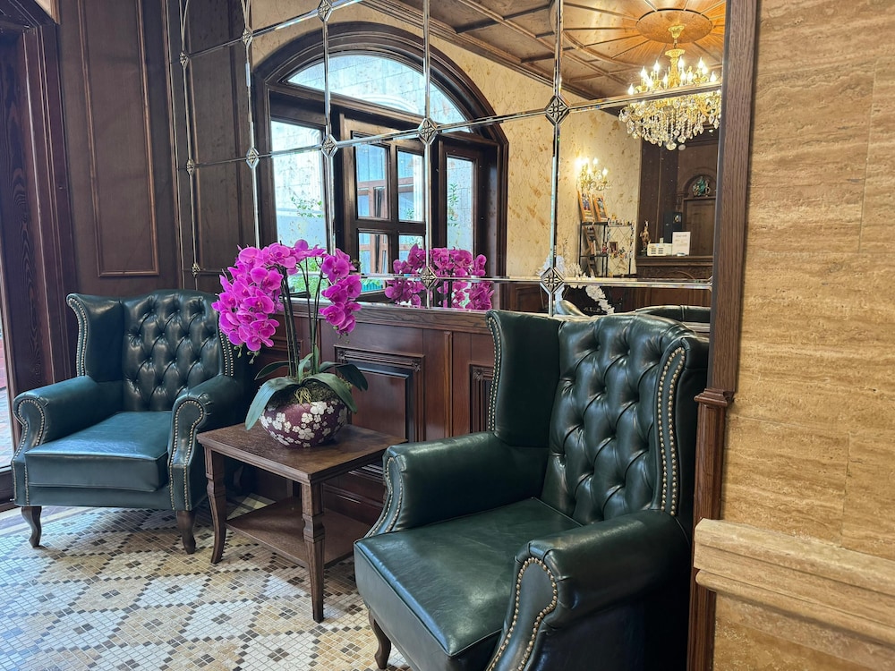 Midway Baku Hotel 44/68