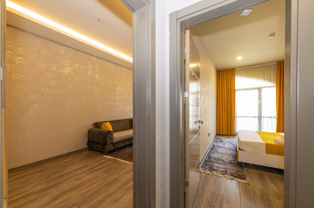 Agora Suites 28/67