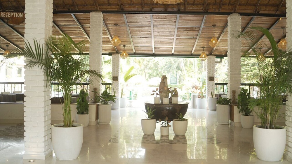 Acorn Hideaway Resort and Spacorbett 35/50
