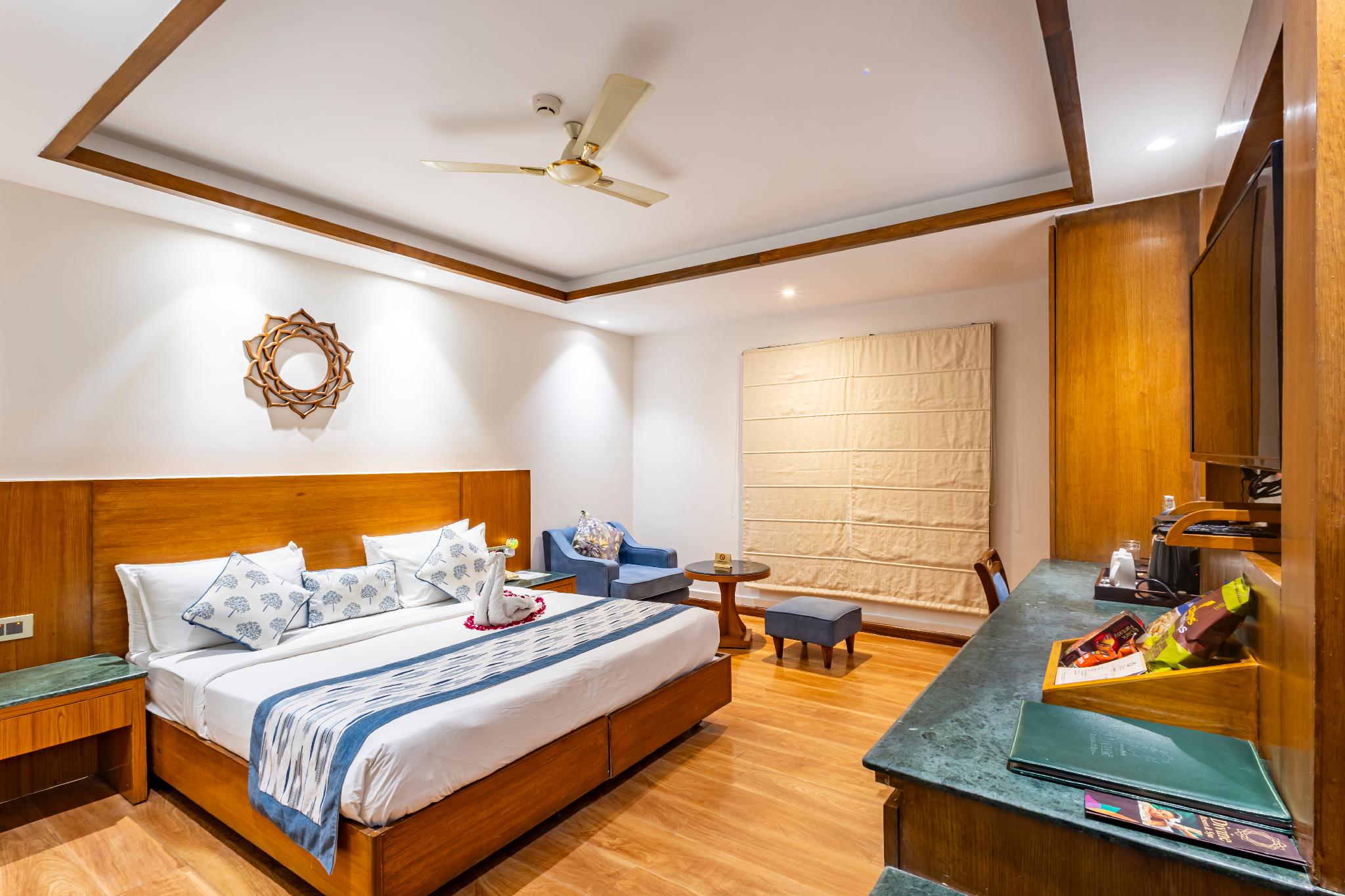 10 Rooms, Executive