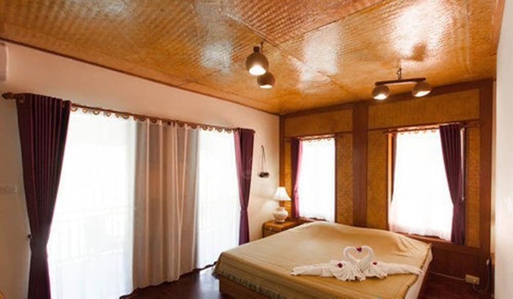 Coral Hotel Bangsaphan 26/62