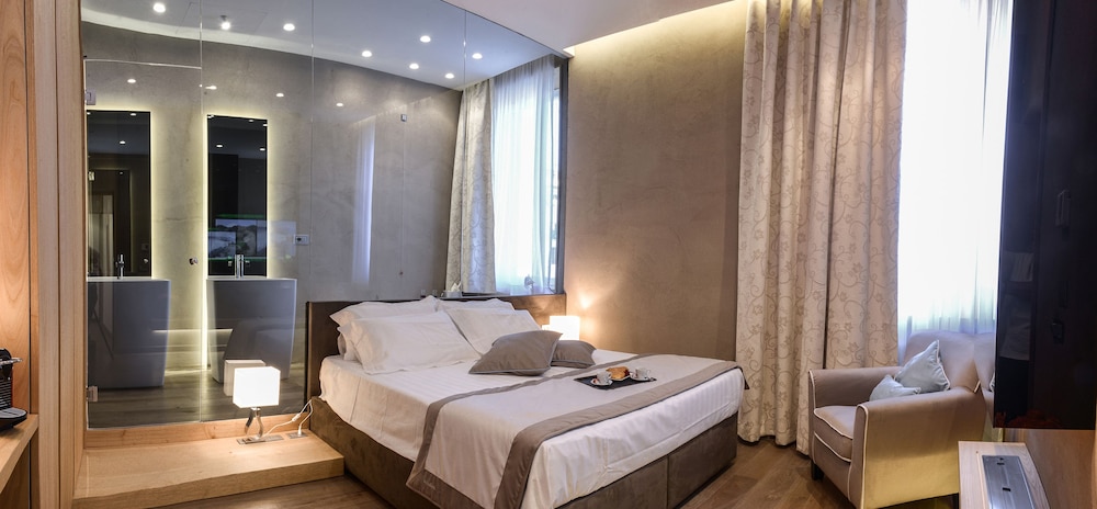 Sun Suite Luxury Pantheon 13/50