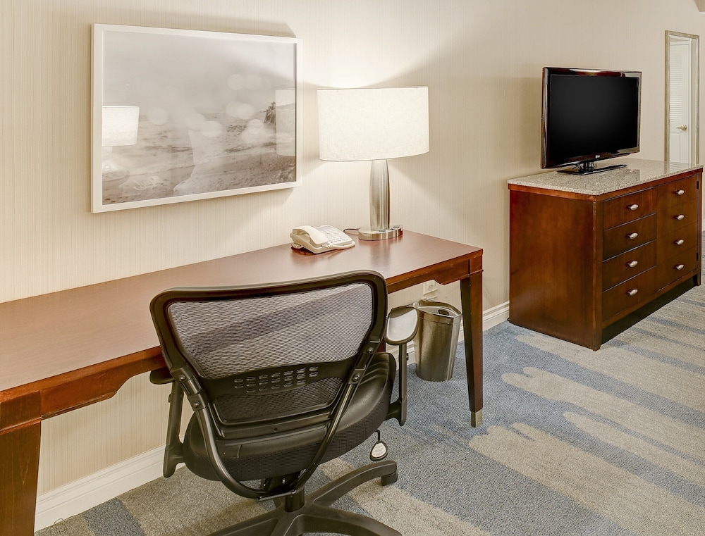 Hilton Irvine/Orange County Airport 56/82