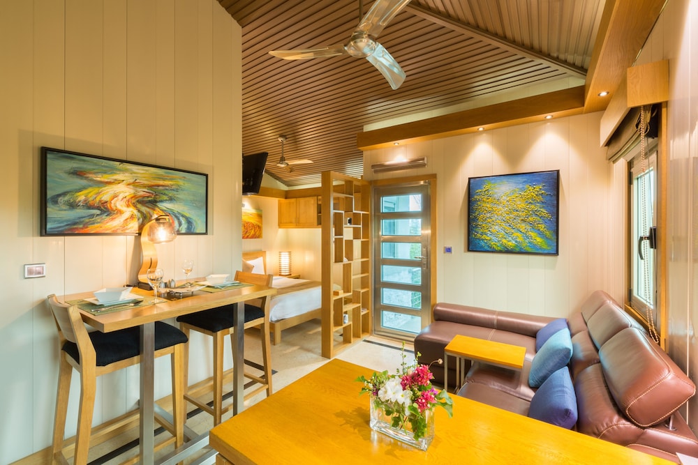 ONE ON MARLIN SPA RESORT 35/65