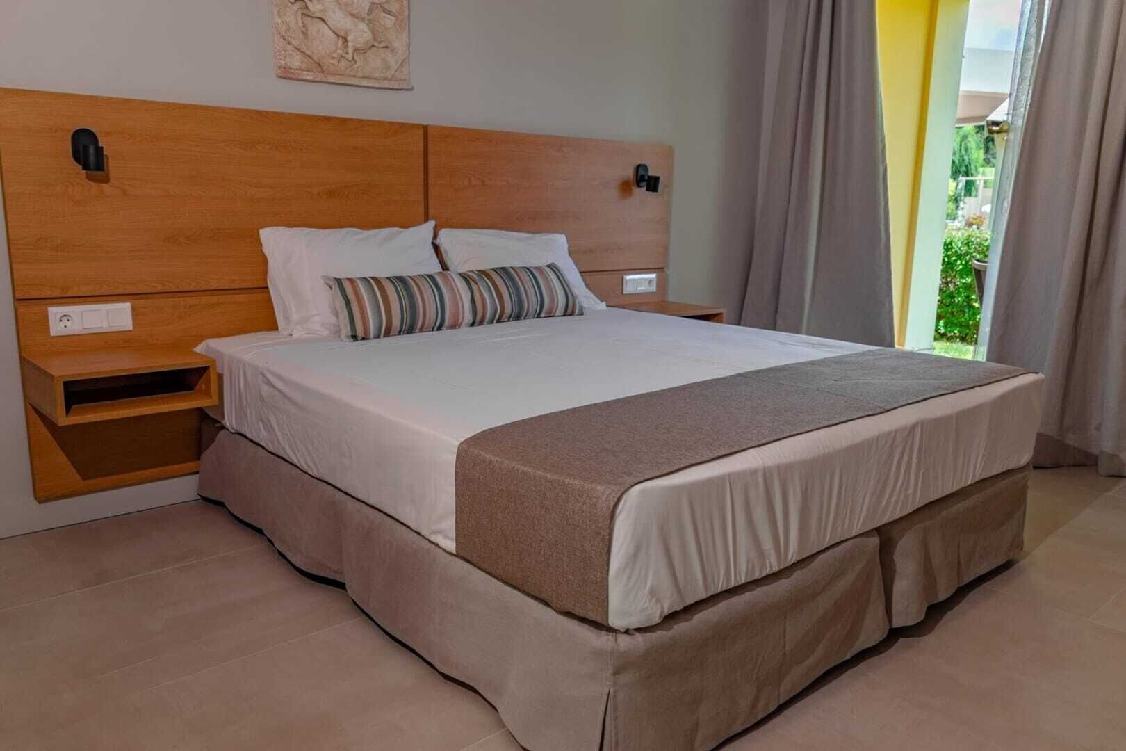 SUITE, TWO STORY