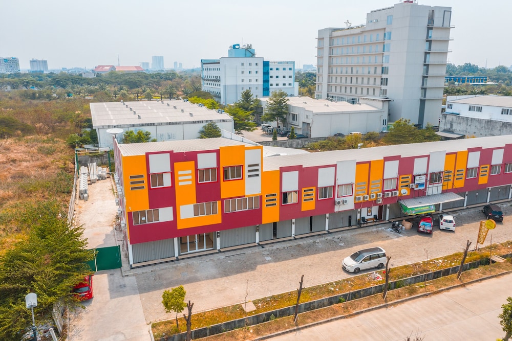 OYO 1552 Iodium Residence 14/17