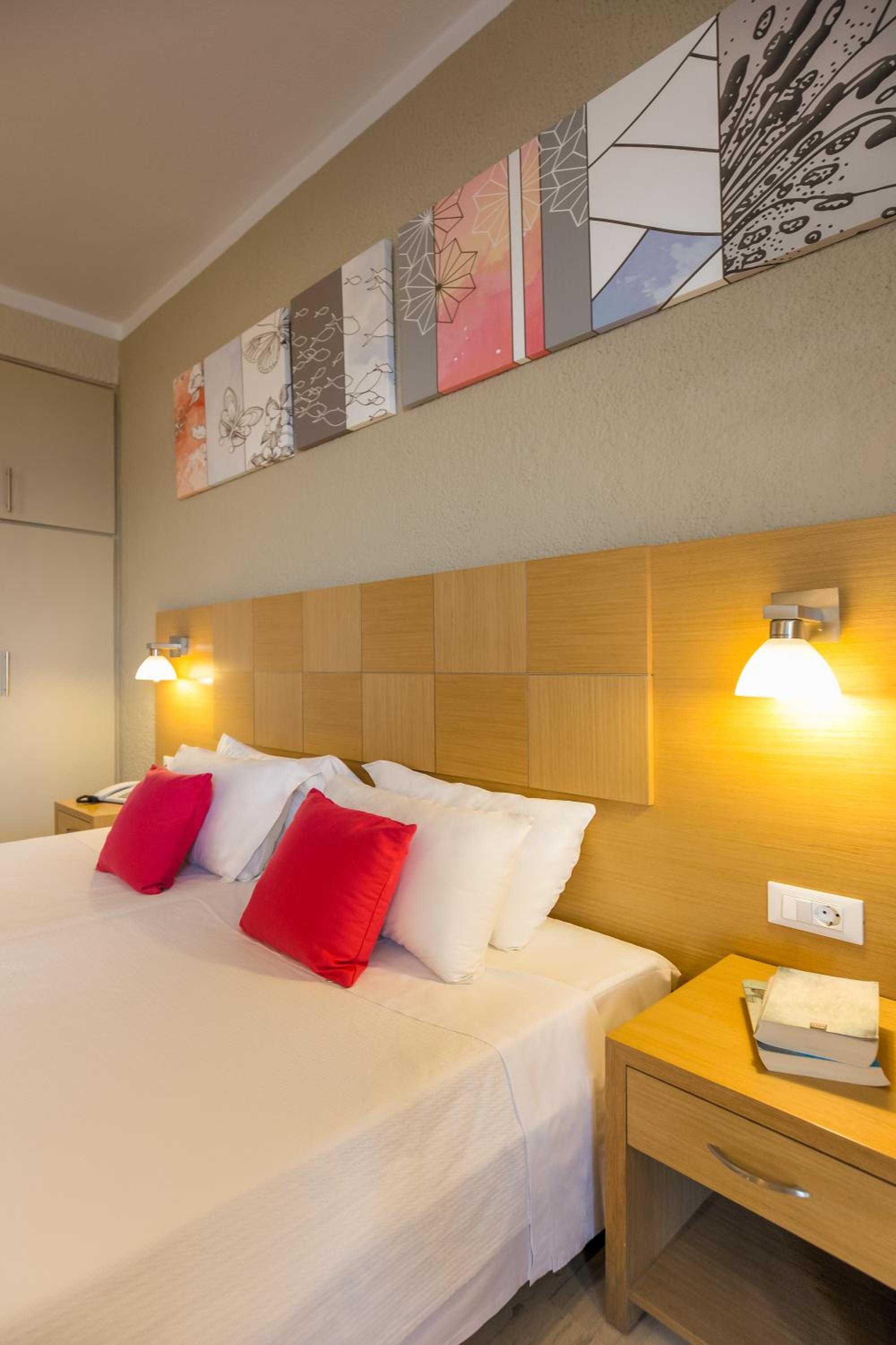 Albatros Hotel 15/54