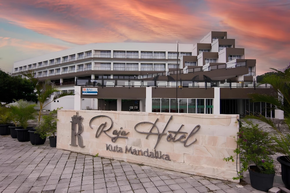 Raja Hotel Kuta Mandalika Resort & Convention photo3
