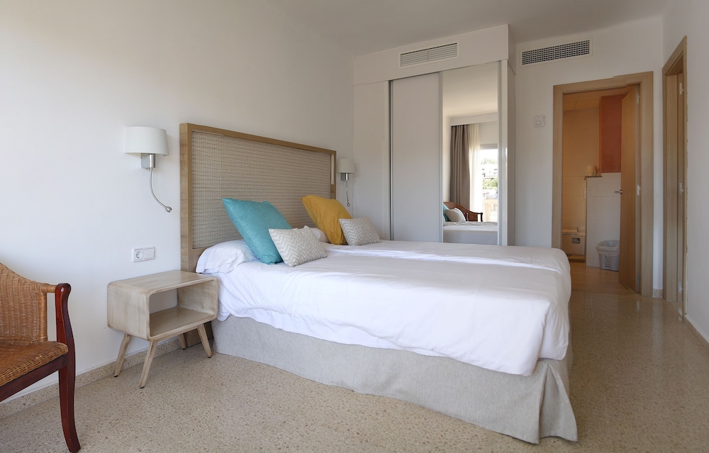 Hotel Apartamentos Cala Santanyi 23/70
