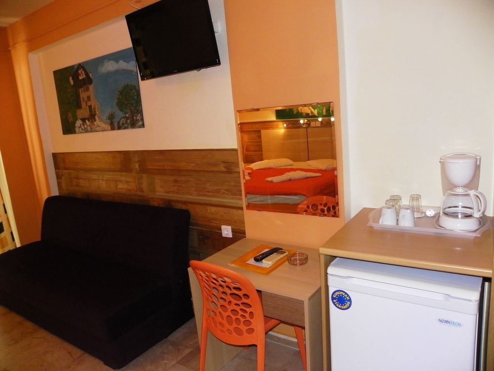 Mirabelle Hotel 34/44